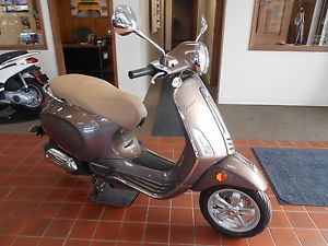 2015 Vespa Primavera 150 *NO RESERVE*