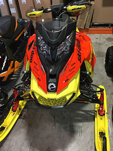 2015 Ski-Doo MXZ XRS 800