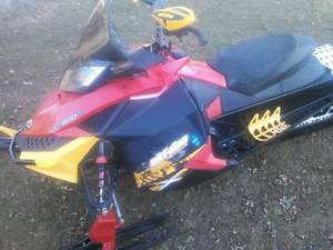 snowmobile Skidoo Ski Doo Renagade 800