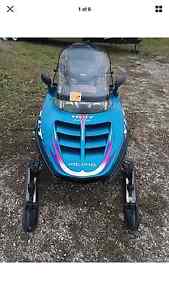 Polaris 600cc Snowmobile two person hand warmers backrest Ice Studs