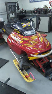 MXZ 800 2001 SKIDOO MXZ 800 WITH REVERSE KIT AND ELECTRIC START,GREAT SHAPE