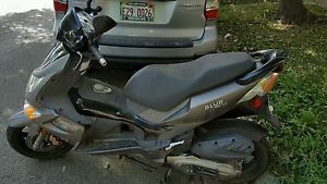 Genuine Blur 150cc Scooter Not Running Low Miles NO RESERVE