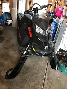 2016 Ski Doo Summit 600 Etec w/ Electric start
