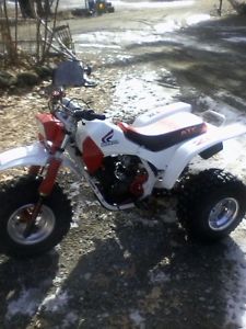 Honda atc 1986 200x 4valve 6spd!!! lean and sharp trike!
