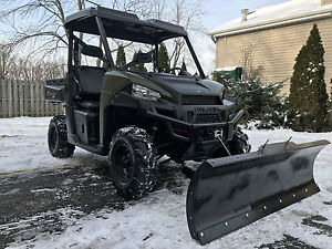 SUPER CLEAN POLARIS RANGER XP 900 HUNTER GREEN ,BRAND NEW 66 INCH PLOW,AND WINCH