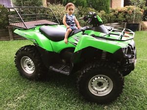 Quad bike atv Kawasaki v twin 750 brute force as new condition