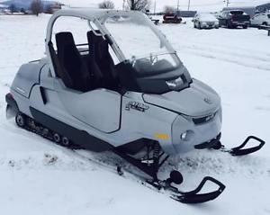 2004 skidoo elite-rare- excellent condition- trailer hitch, windshield, roof etc