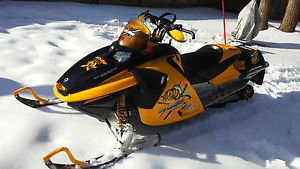 SNOWMOBILE 2006 MXZ Renegade X 1000 SDI SKI-DOO