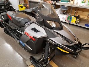 Snowmobile 2015 Ski Doo 800R E-Tec