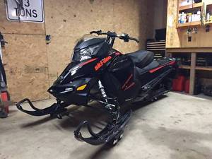 2015 Ski Doo Renegade Adrenaline 800r electric start/reverse