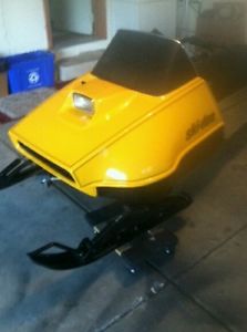 snowmobile Skidoo  1977  RV  Very  CLEAN SLED , BEAUTIFUL COND...RARE.