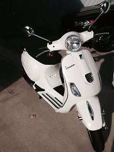 2013 Vespa LX150ie, White, 2733 Miles