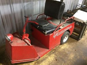 Cushman - vintage - collectible 3 wheeler scooter Electric truckster
