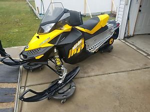 2009 SKIDOO MXZ 800R 2500 MILES