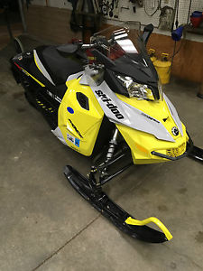 2015 Ski-Doo MXZ TNT 800