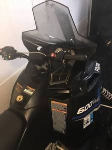 POLARIS INDY 600  SNOW MOBILE 2013  EXCELLENT CONDITION