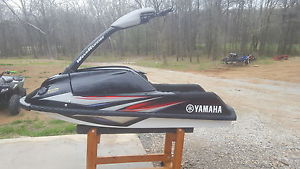 2004 Yamaha Superjet Hull with turf, footholds Etc,,, Needs pump motor