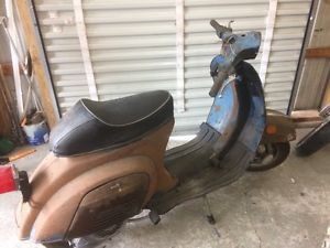1979 (? ) Vespa small frame project. V5B3T special 50, starts, comes w/ parts