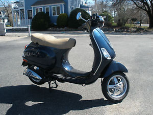 2013 Vespa LX50 super low miles