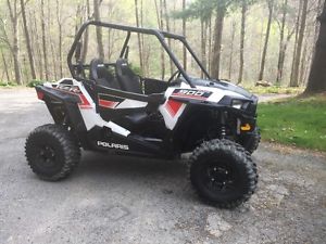 2015 polars rzr 900.. 301 Miles!!