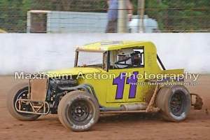 buggie/ dwarf car/ speedway car/ race car.