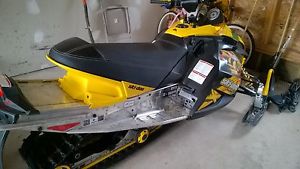 ski doo snowmobile