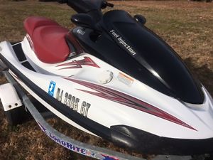 YAMAHA FX 140 WAVERUNNER,4 STROKE SEATS 3 AND HAS REVERSE.. LOW HRS RUNS GREAT..