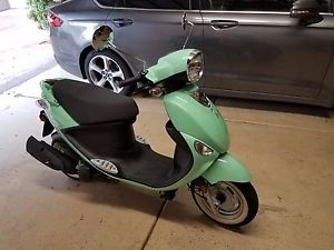 Genuine Buddy 170i Motor Scooter - BRAND NEW!