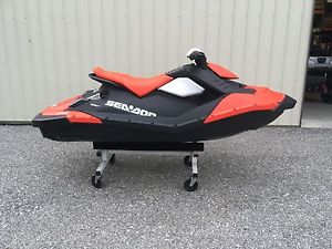 2016 SEA DOO SPARK BASE 900 ACE 2 UP 2 SEATER CHILI PEPPER
