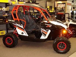NEW 2015 CAN-AM MAVERICK X RS DPS 1000R White, Black, and Can-Am Red